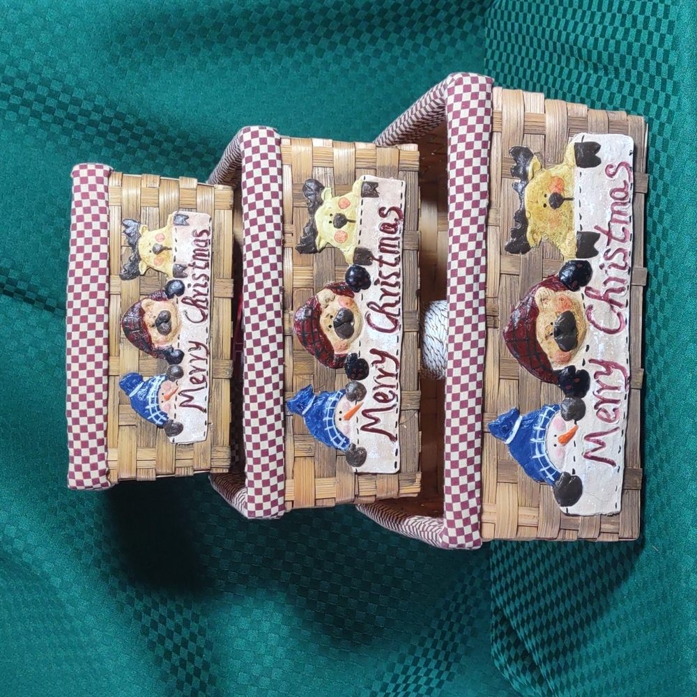 Set of 3 Wicker Christmas Baskets